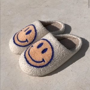 🙂 YELLOW THE LABEL Happy Home Slippers | LARGE